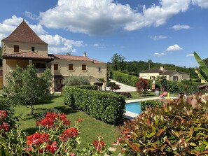 Exterior - Sarlat 3-bedroom villa with private heated pool and large garden (Sarlat-La-Canéda)