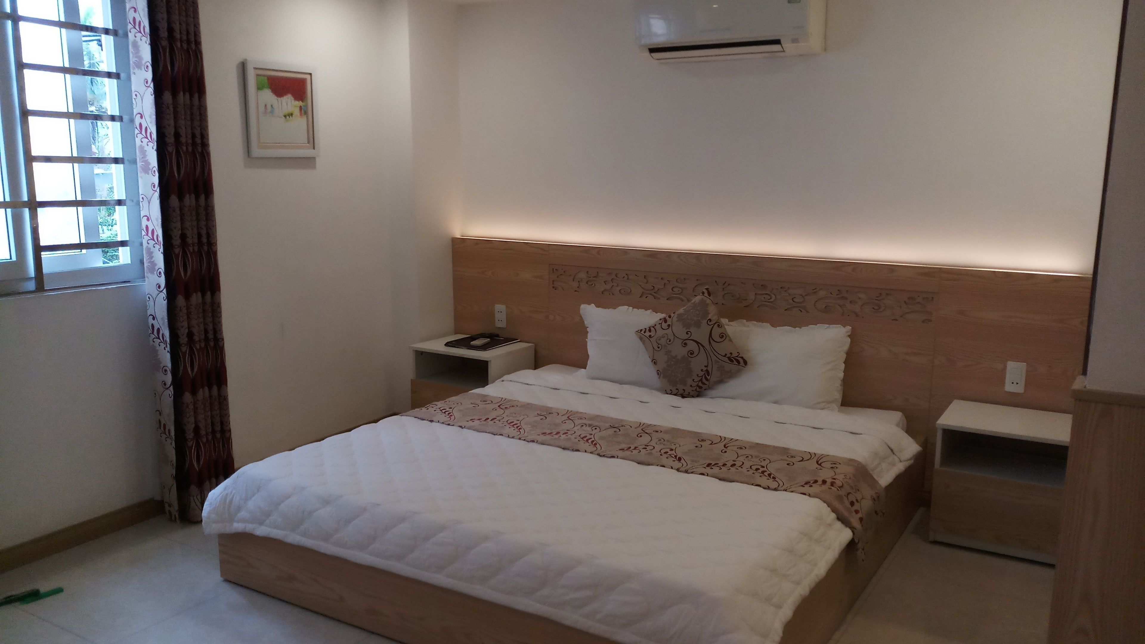 Minibar, escritorio, espacio para trabajar con un portátil y wifi gratis