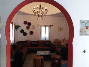 Villa | Living room | 75-inch plasma TV with digital channels, TV, fireplace - Houch La Driba (Djerba Midun)