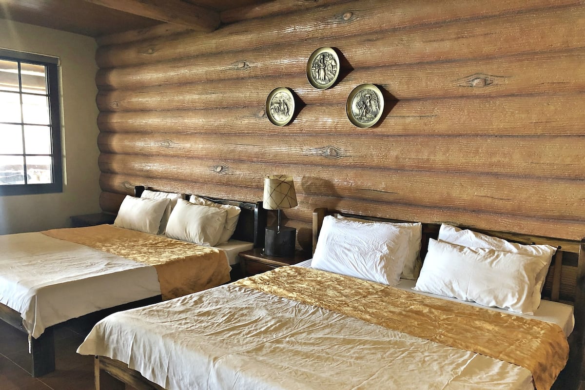 Log Cabin for 5