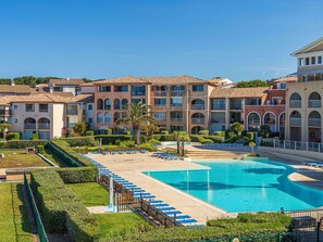 Pool - Lovely apartment for 5 people with pool, WIFI, TV and patio (Six-fours-les-plages)