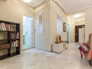 Interior - FANTASTIC APT 2 BED CENTRO SEVILLA, PARKING OPC (Sevilla)