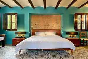 4 chambres, fer et planche à repasser, accès au Wi-Fi (inclus)