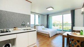 Studio (Sea - #403) | Free WiFi - Sky Sea Pension (Sokcho)