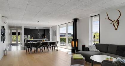 3 huonetta majoitusta Hemmet