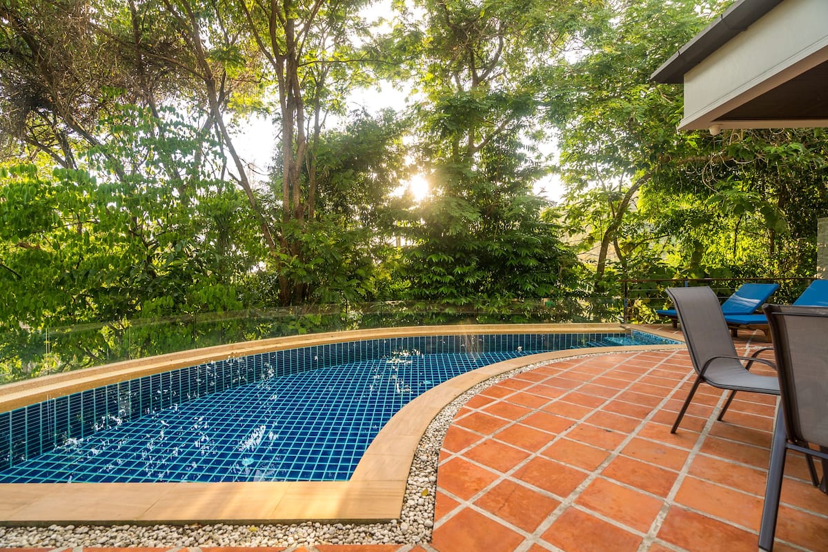 Private pool