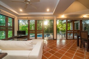 2 Bedrooms Villa