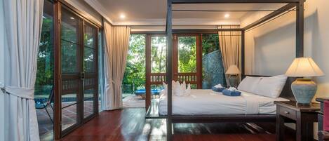 2 Bedrooms Villa | 2 bedrooms, in-room safe, blackout drapes, iron/ironing board