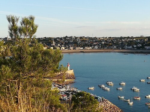Seaside house in Brittany with private pool