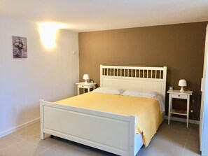1 chambre, fer et planche Ă repasser, Internet gratuit