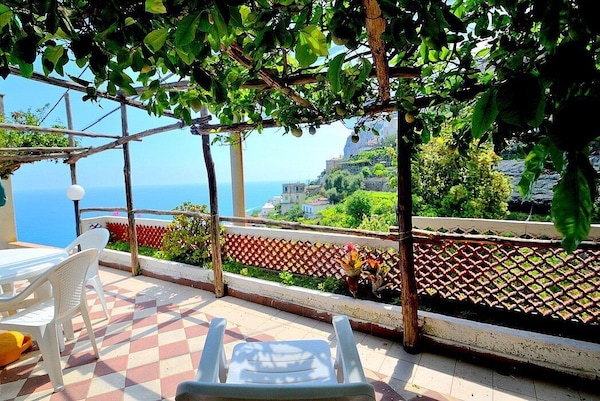 Villa Marcella: Una Caratteristica E Accogliente Casa Indipendente Situata Su Una Collina. - Costiera Amalfitana