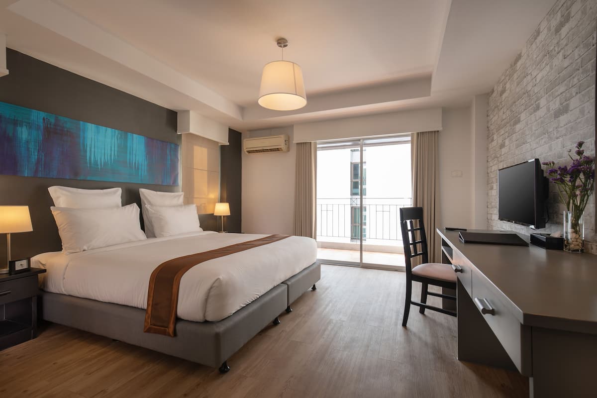Bộ đồ giường cao cấp, két bảo mật tại phòng, trang trí khác biệt