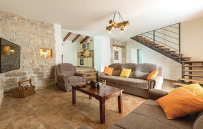 Smart TV - Gorgeous home in Krnica (Krnica)