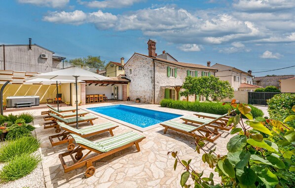 Pool - Gorgeous home in Krnica (Krnica)