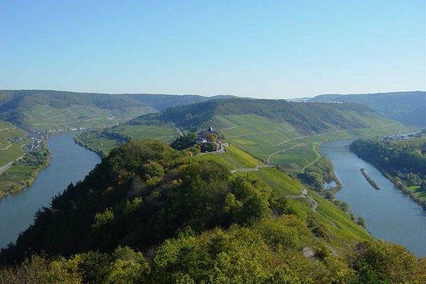 Moselschleife und Marienburg - ein Ausflugsziel für eine Wanderung.