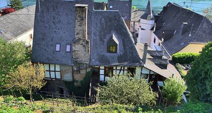 Wohnen in einem denkmalgeschützten Burghof - Stilvolle Galeriewohnungen