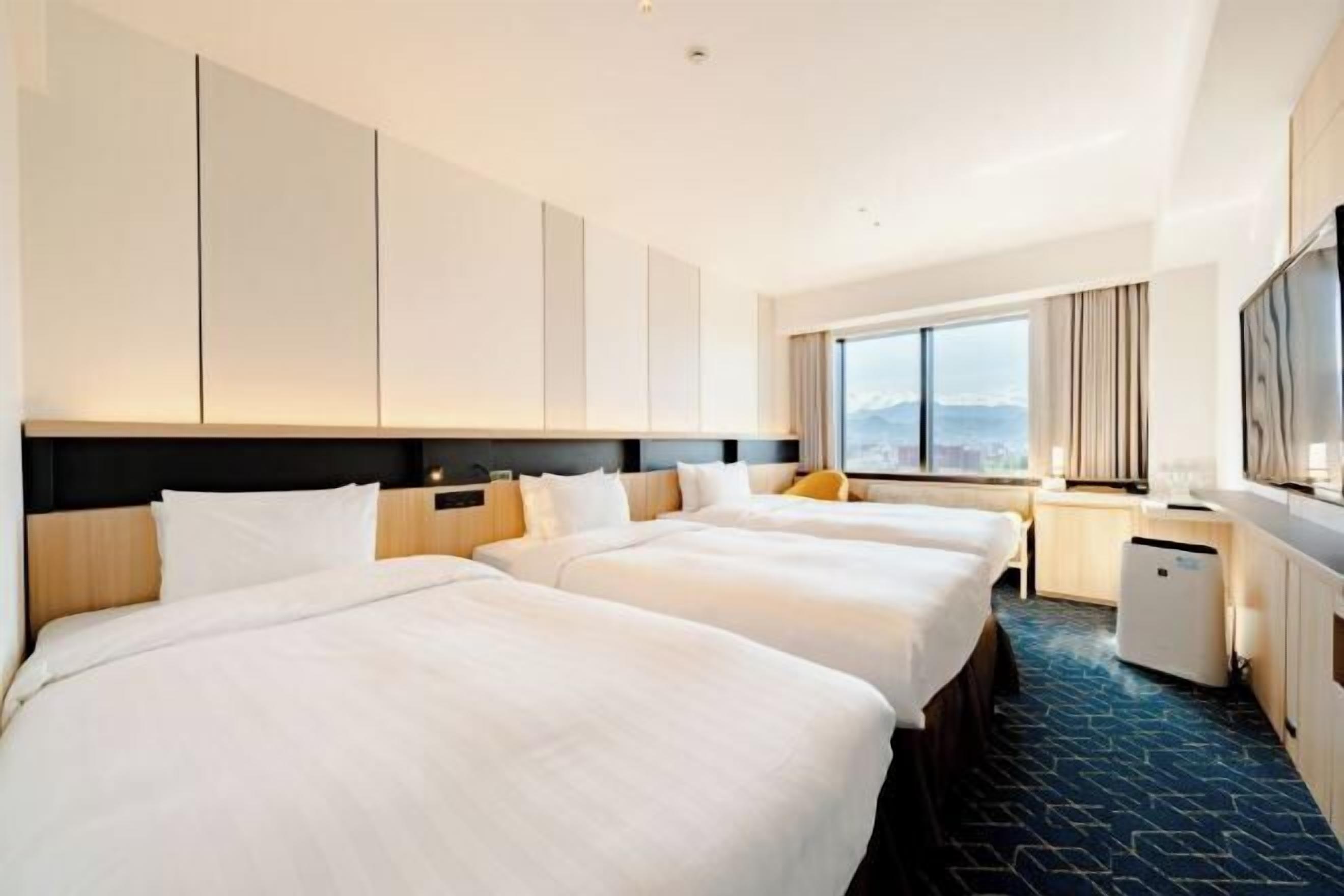 1 bedroom, down duvets, in-room safe, desk