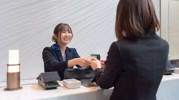 Quầy tiếp tân