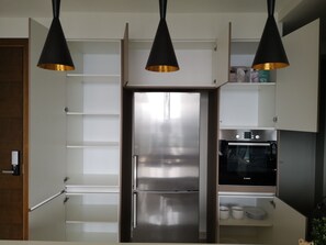 Golf View Suite, 3 Bedrooms | Private kitchenette