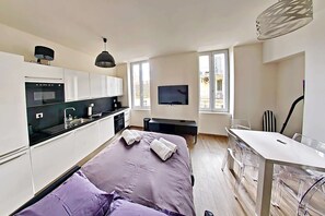 1 slaapkamer, een strijkplank/strijkijzer, reisbedje, wifi