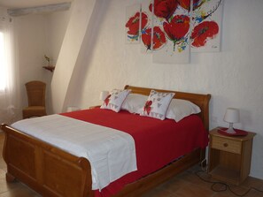 2 Schlafzimmer, Bügeleisen/Bügelbrett