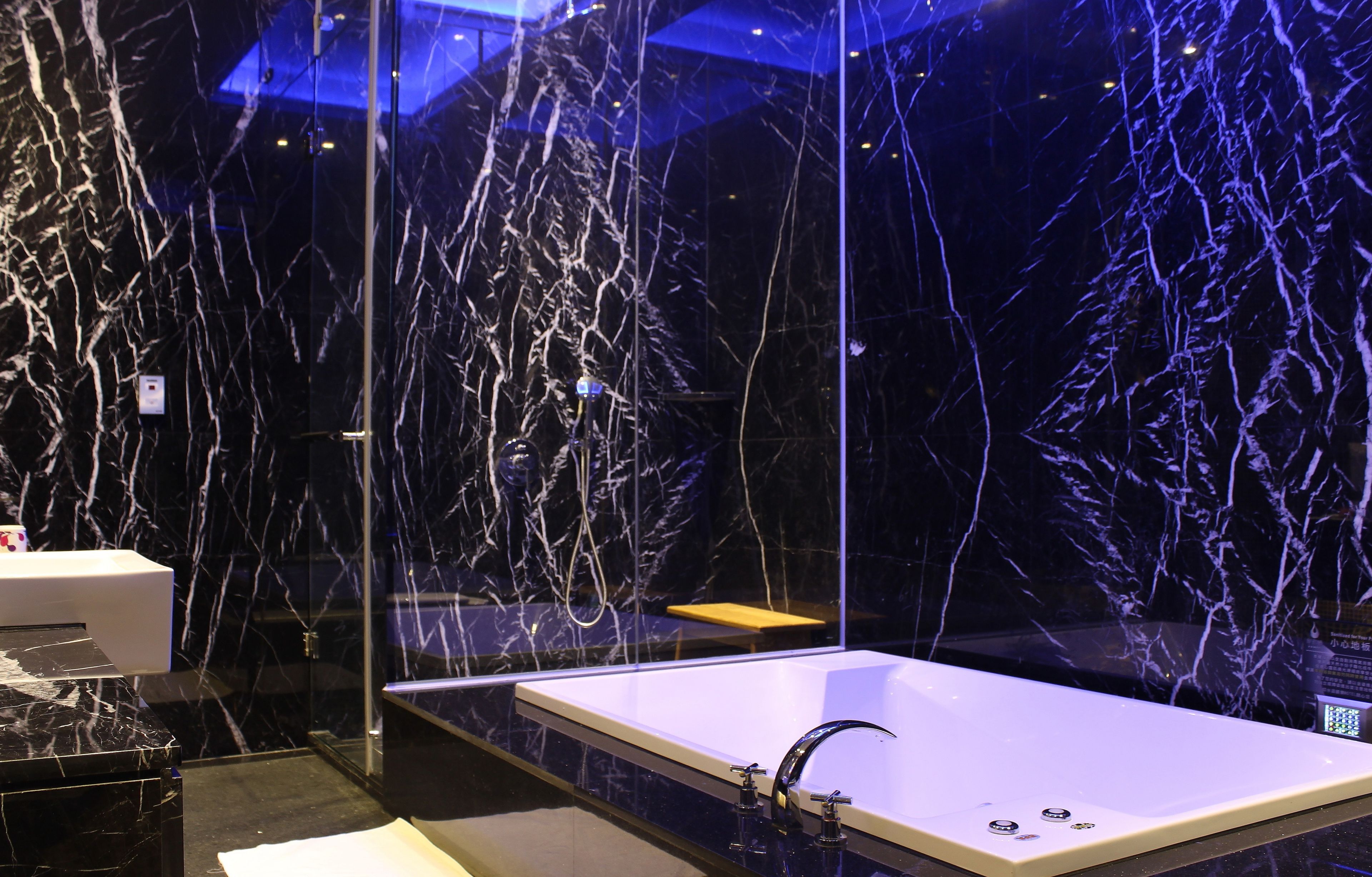 romantic double room, 1 king bed, non smoking | bathroom | separate bathtub and shower, jetted bath, hydromassage showerhead