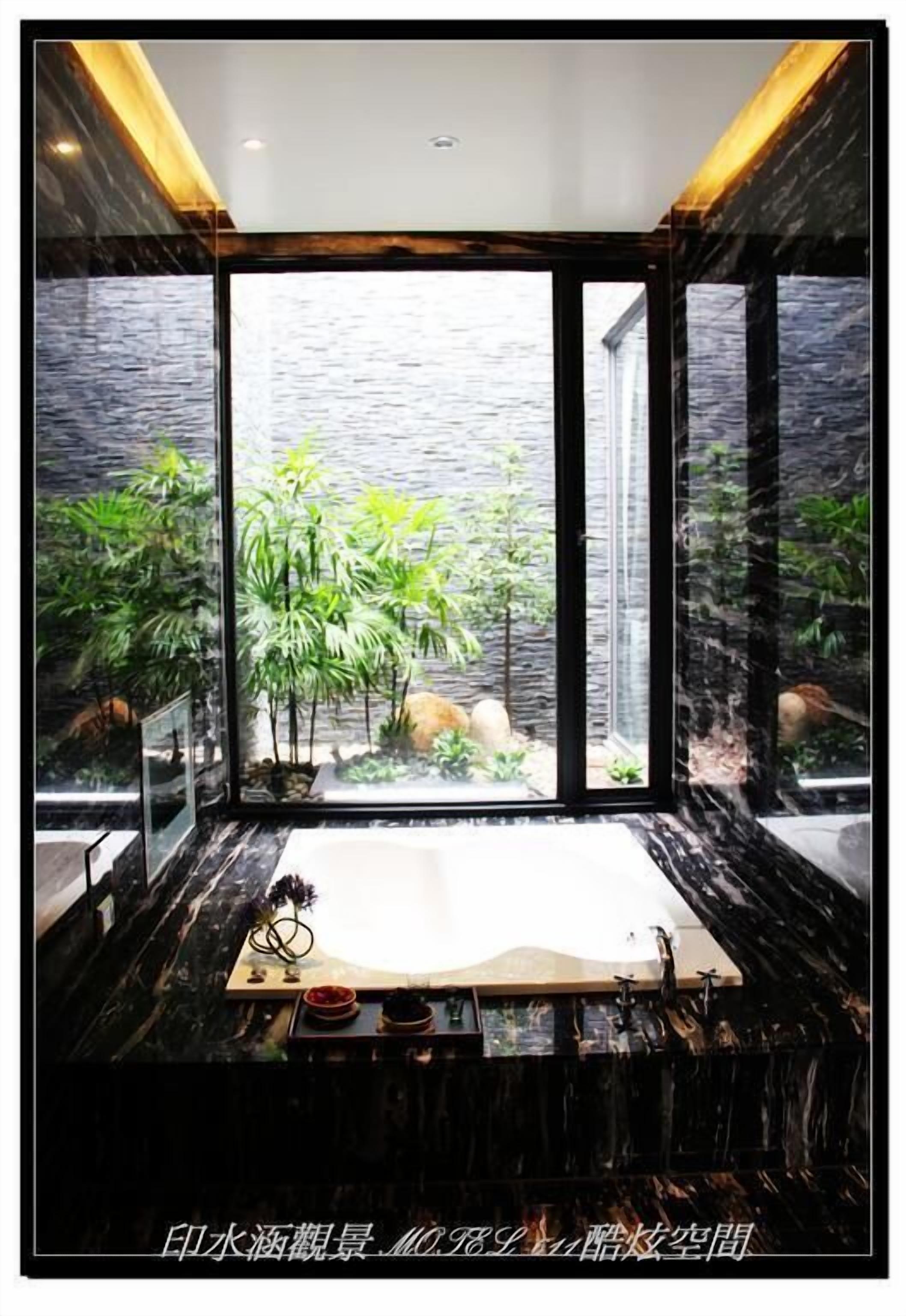 superior double room, non smoking | bathroom | separate bathtub and shower, jetted bath, hydromassage showerhead