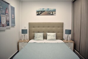 2 sovrum, strykjärn/strykbräda och sängkläder