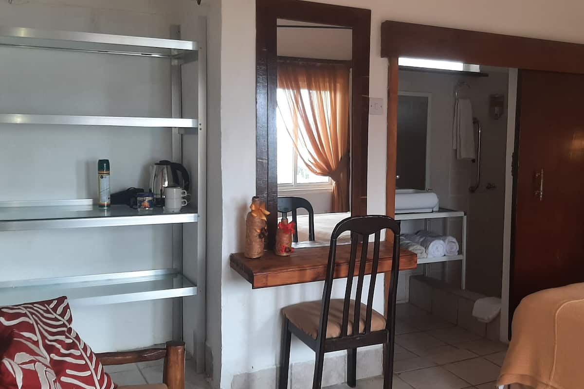 Chambre Double | Literie de qualité supérieure, bureau, rideaux occultants, Wi-Fi gratuit
