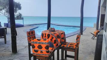 Breakfast and dinner served, local and international cuisine