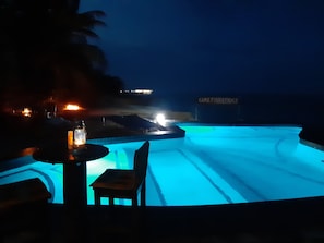 Outdoor pool, sun loungers