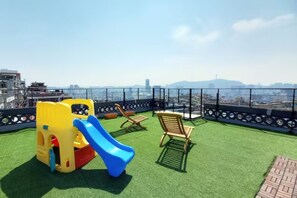 House, City View (Paris) | Terrace/patio - Naksan Balcony (Seoul)
