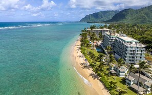 On the beach - Luxury Beachfront Condo w/AC (Hauula)