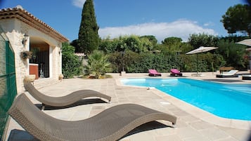 Piscine extérieure, piscine chauffée