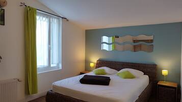9 chambres, fer et planche à repasser, lit parapluie, Wi-Fi gratuit