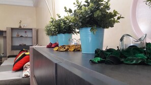 3 habitaciones, tabla de planchar con plancha, wifi y ropa de cama 