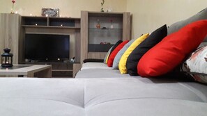 Smart TV y chimenea 