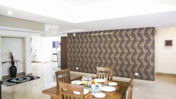 Executive Room | In-room dining