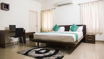 Executive Room | 1 bedroom, soundproofing, iron/ironing board, rollaway beds