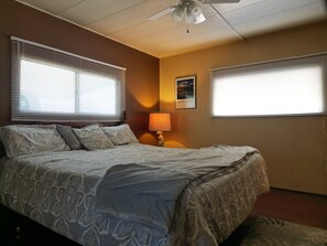 2 chambres, fer et planche à repasser, draps fournis