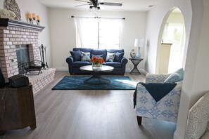 Smart TV, fireplace, DVD player, stereo