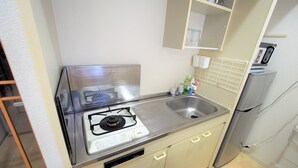 Habitación estándar, 1 habitación | Cocina privada | Refrigerador y microondas 