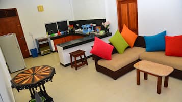 LED TV, iPad, DVD player