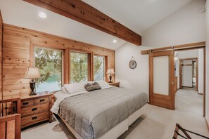 4 bedrooms, free WiFi, bed sheets