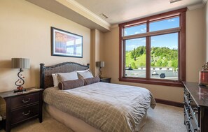 3 soverom, strykejern/-brett, wi-fi (inkludert) og sengetøy