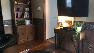 Televisión y chimenea