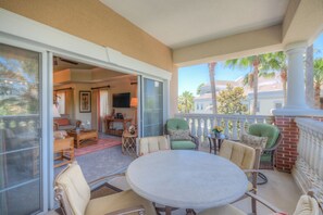 Outdoor dining - "Awesome Disney Villa" Short drive to Disney World! (Kissimmee)