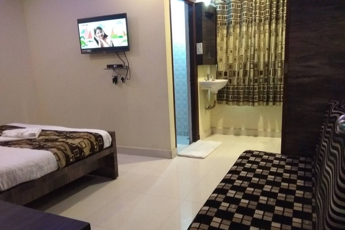 Room, Bay View | Street view