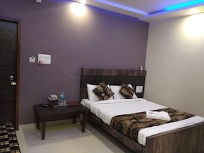 Room, Bay View | 1 bedroom, Egyptian cotton sheets, premium bedding, memory foam beds