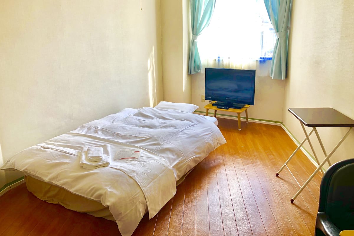 Semi Double Room